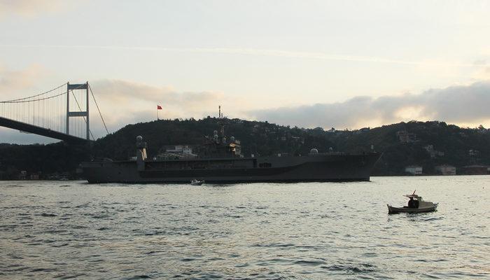 6. Filonun amiral gemisi İstanbul Boğazı'ndan geçti