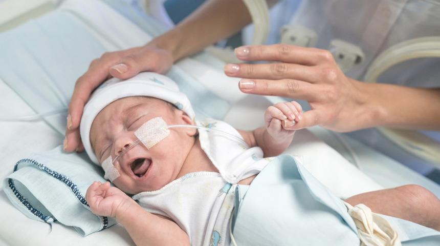 Anne sütü vurgusu: Covid olsanız da prematüre bebeğinizi emzirin!