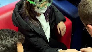 Parmağına yüzük sıkıştı! İtfaiyenin operasyonuyla çıkartıldı