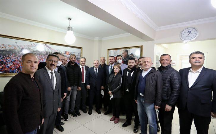 Bakan Varank Karabük'te esnafı ziyaretinde bulundu, vatandaşlarla sohbet etti G1