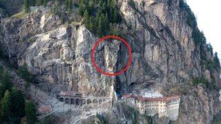 Tarihi manastırı tehdit eden 360 tonluk kaya için çalışmalar başladı