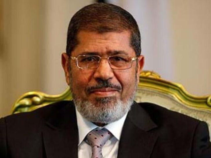 Mursi iki kritik ismi görevden aldı