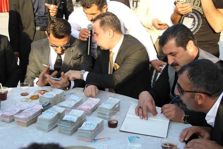 Aşiret düğününde dudak uçuklatan takı G2