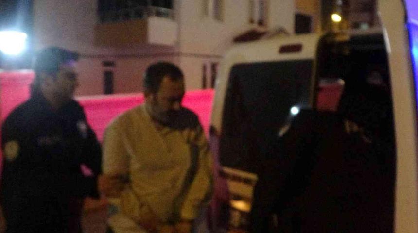 Dehşet! Kızını boynundan bıçaklayarak öldürdü