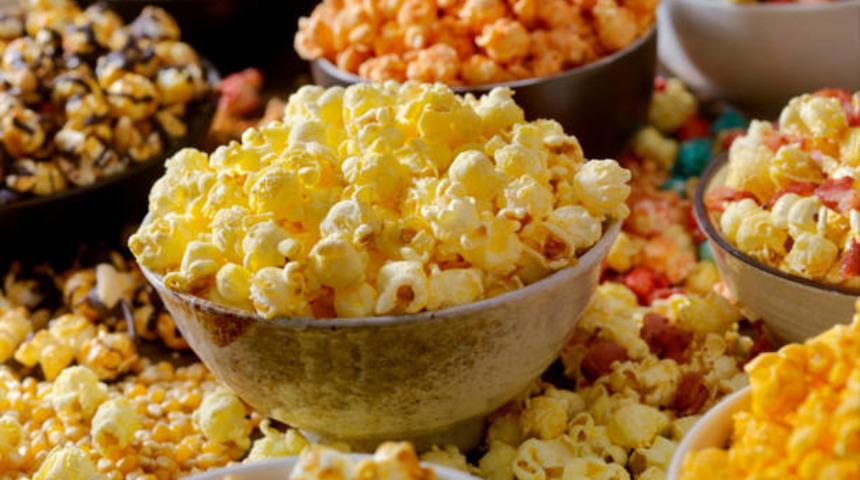 Filmkolikler buraya! Klasik patlamış mısırdan sıkılanlar için birbirinden lezzetli 4 farklı tarif