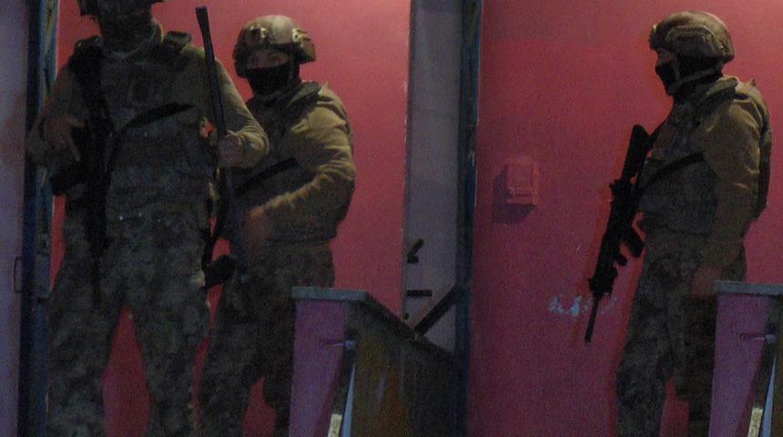 İstanbul'da helikopter destekli şafak operasyonu! Tek tek gözaltına alındılar