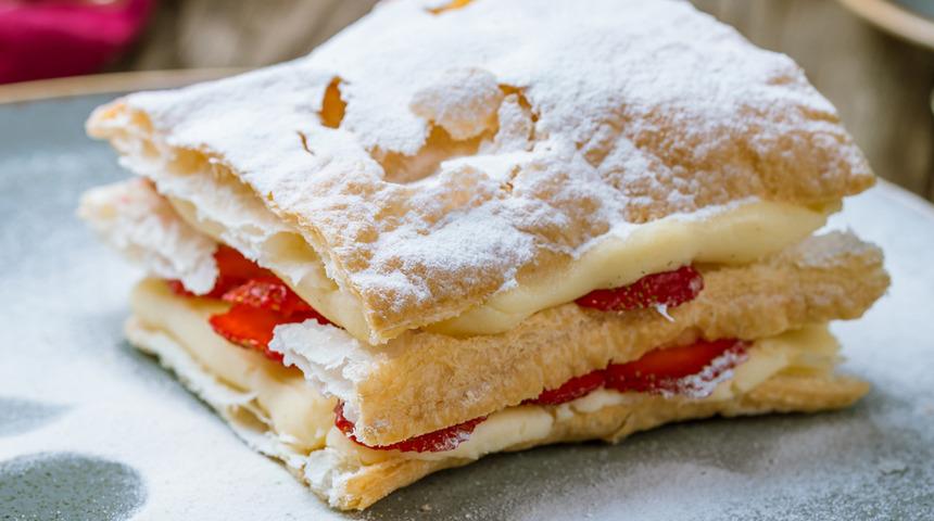 İzmir'in meşhur tatlısı bomba bile yapılıyor! İşte pratik ve lezzetli milföylü tatlı tarifleri