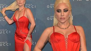 Lady Gaga Gucci galasında Versace giydi