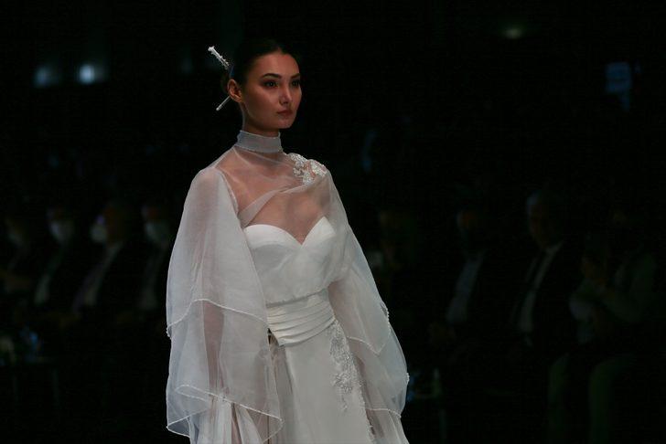 Gelinlik sektörü temsilcileri, İzmir'deki fuarda buluştu G4