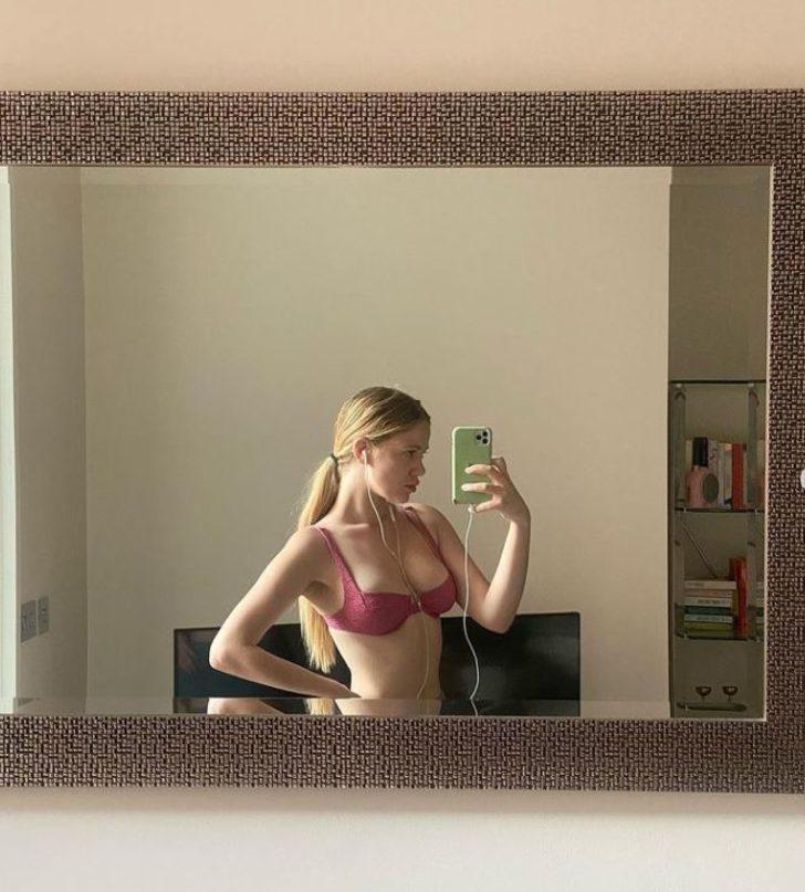 Serel Yereli'den ayna karşısında iddialı pozlar G1