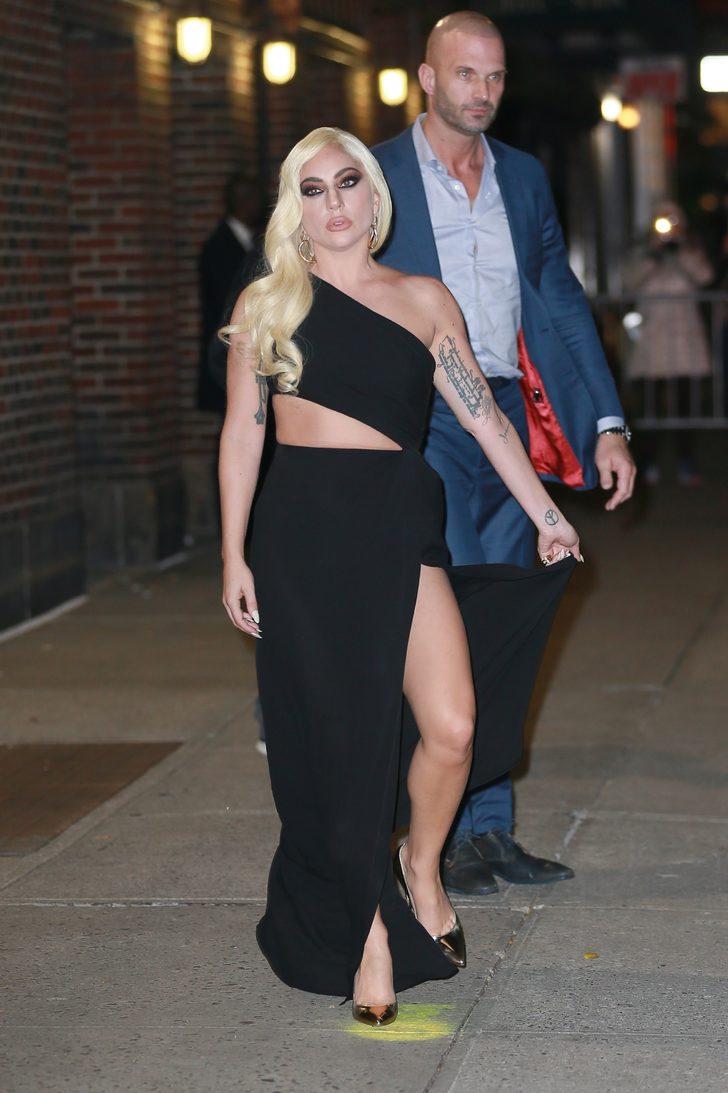 Lady Gaga bunu daha önce de yaptı! Rüzgar esince her şeyi meydana çıktı  G4