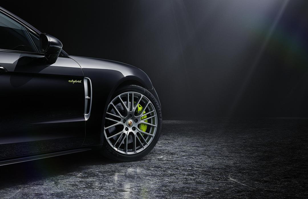 Porsche tarih verdi! Panamera Platinum Edition pazara sunuluyor