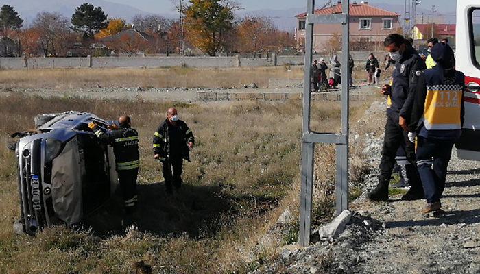 Ailelerinden kaçırdıkları araçla gezinti yapan 4 çocuk şarampole yuvarlandı