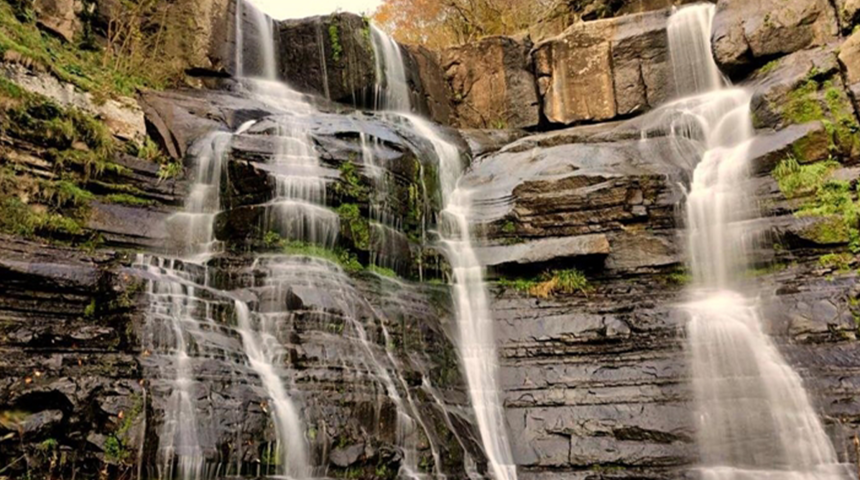 Kabaceviz Şelaleleri ziyaretçilerini sonbahar renkleriyle karşıladı! Hazanın her tonu görenleri mest etti