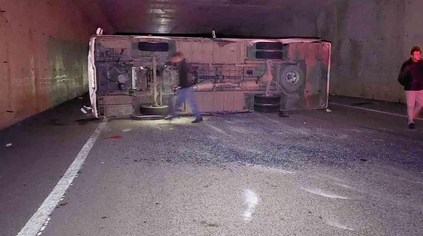 Tekirdağ’da otomobil ile askeri personel servisi çarpıştı: 14 asker yaralı