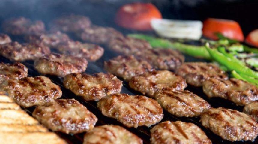 Akçaabat köftesi nasıl yapılır? Akçaabat köfte malzemeleri neler?