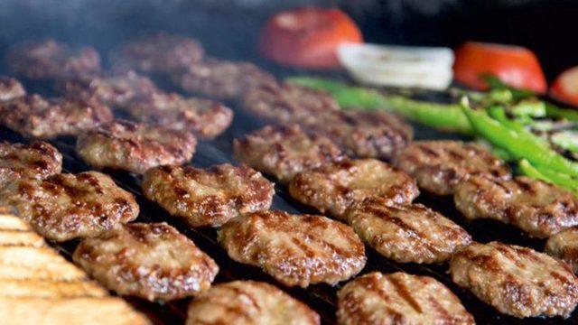 Akçaabat köftesi nasıl yapılır? Akçaabat köfte malzemeleri neler?