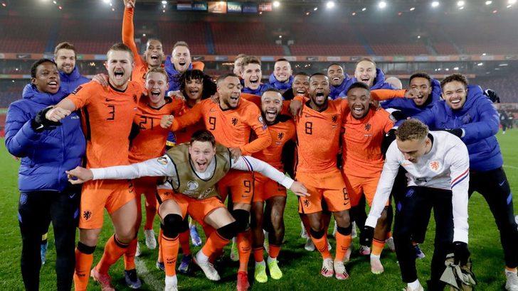 2022 Dünya Kupası elemeleri Hollanda medyasında: 'Gergin ve sıkıcı maç sonunda Portakallar Katar biletini aldı'