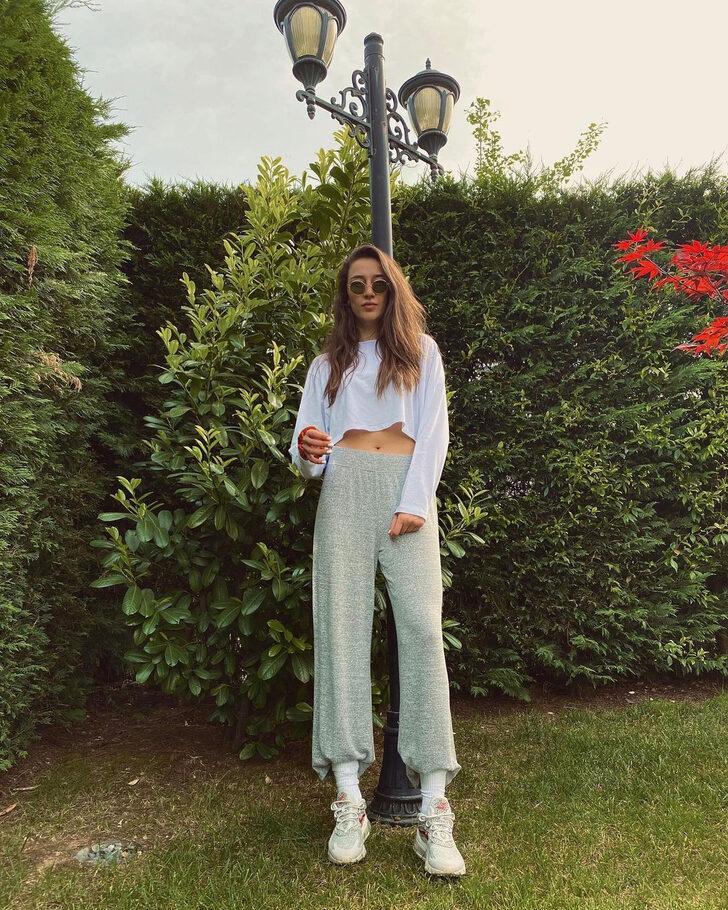 Milli voleybolcu Hande Baladın sosyal medyada bambaşka biri G3