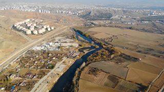 Türkiye'nin en uzun nehri Kızılırmak alarm veriyor! Su seviyesi azaldı, adacıklar ortaya çıktı