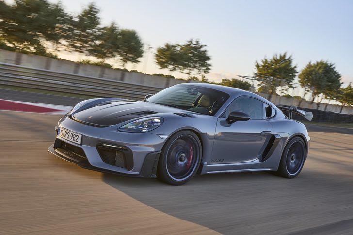 Porsche 718 serisinin yeni amirali: Porsche 718 Cayman GT4 RS'in örtüsü kaldırıldı! G5