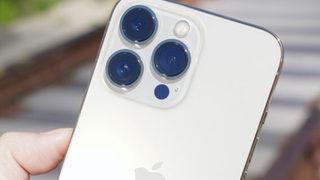 Apple, iPhone'u sanılandan erken bir zamanda katlayabilir