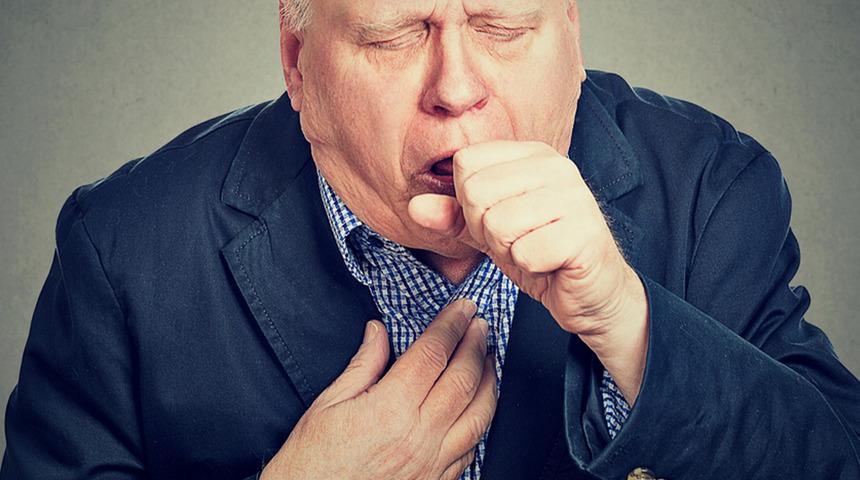 Sigara içenler KOAH belirtilerine dikkat! Uzun süredir kesilmiyorsa...