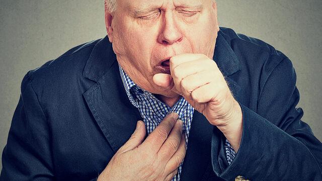 Sigara içenler KOAH belirtilerine dikkat! Uzun süredir kesilmiyorsa...