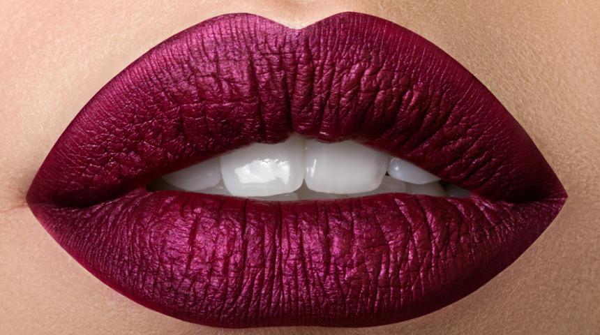 Herkes sırrınızı soracak! Esmer tenlerin g&uuml;zelliğini ortaya &ccedil;ıkaracak makyaj taktikleri