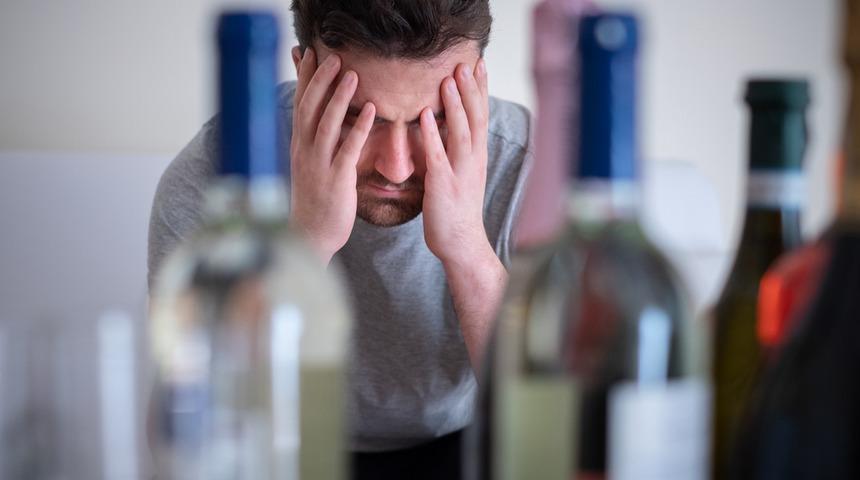 3 milyon kişinin ölüm nedeni: Alkol bağımlılığından kurtulmak mümkün!