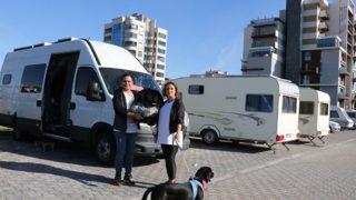 Karavanla Türkiye turuna çıkan çift kontak kapatmıştı! Bebekleri İzmir'de dünyaya geldi