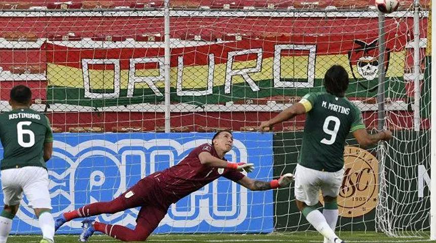 Ne yaptın Muslera! Dünya bu hatayı konuşuyor