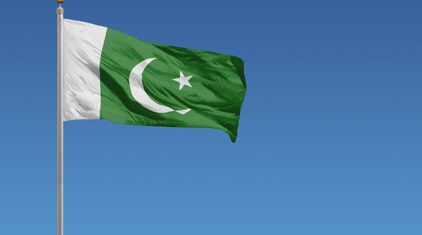Pakistan'a yapılan füze saldırısında 21 kişi öldü