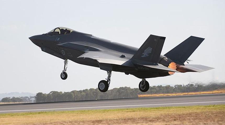 İngiltere'ye ait F-35 jeti Akdeniz'e düştü