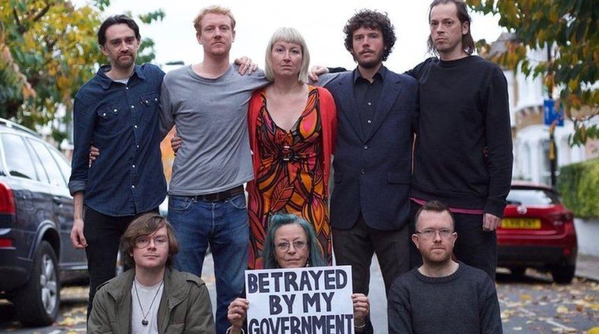 Insulate Britain: İngiltere'de iklim değişikliğine karşı ev yalıtımı kampanyalarına dikkat çekmek için yol kesenlere hapis cezası