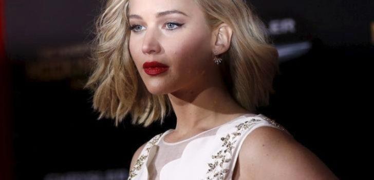 Ünlü oyuncudan itiraf:  Benden zayıf 5 kadınla çıplak sıraya soktu G5