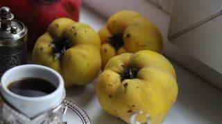 Sadece tatlısı yapılmıyor! Ağız sulandıran ayva dolması tarifi