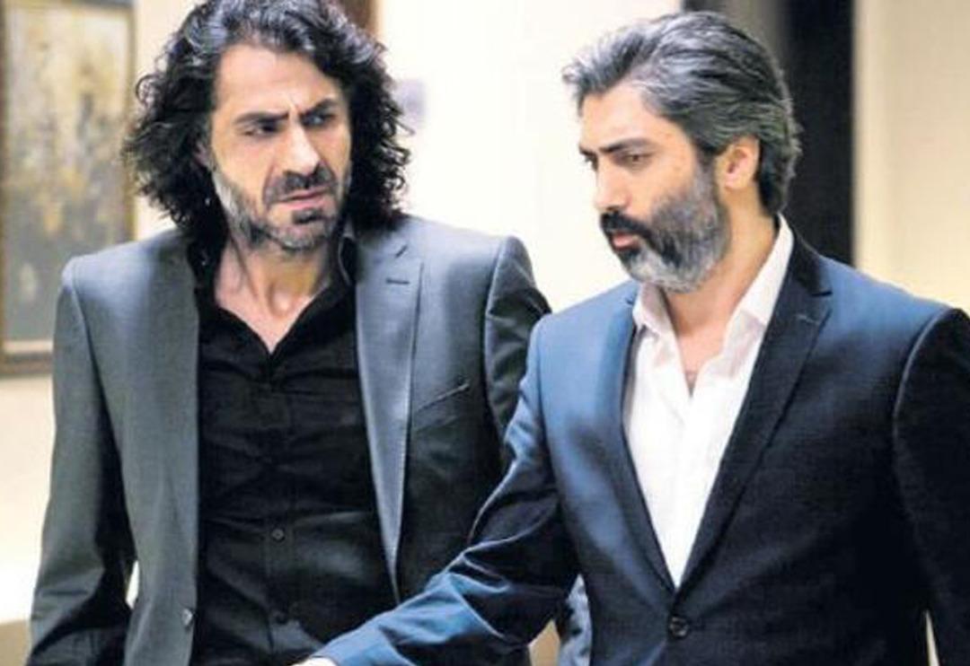 Kurtlar Vadisi'nin Abd&uuml;lhey'i Kenan &Ccedil;oban eşi ve oğlunu paylaştı