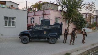 Osmaniye merkezli uyuşturucu operasyonunda 16 zanlı yakalandı