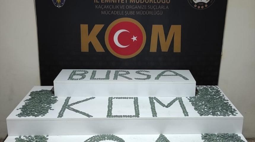 Bursa'da bir araçta 3 bin sikke ele geçirildi