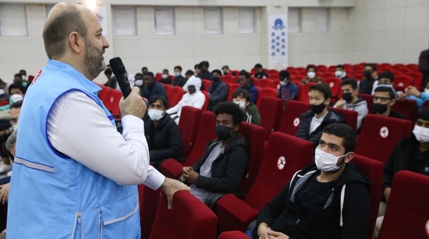 TDV Mütevelli Heyeti 2. Başkanı Açık'tan, Uluslararası İmam Hatip Lisesine ziyaret