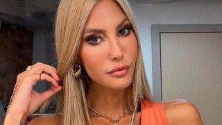 Çağla Şıkel kusursuz fiziğiyle podyumu salladı!