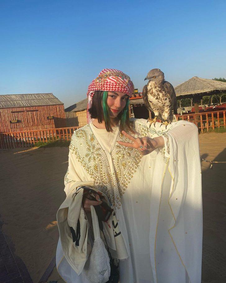 Aleyna Tilki'nin şarkıcı kardeşi Ayça Tilki, Instagram paylaşımlarıyla gündemde! G5