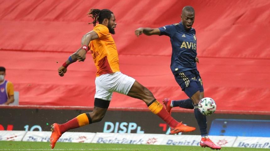 Galatasaray - Fenerbahçe derbilerinde kartlar havada uçuşuyor!