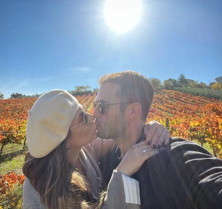 İngiliz model Kelly Brook'un aşk pozlarına beğeni yağıyor! G3