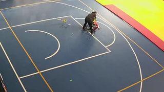 Düzce'deki depreme ilişkin yeni görüntüler ortaya çıktı! Engelli sporcusunu üzerine kapanarak korudu