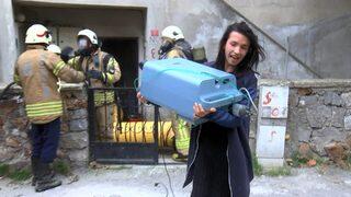 Dehşete düşüren olay! İçinde hasta babasının olduğu evini ateşe verdi