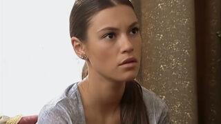 Camdaki Kız'la ekranan dönen Yüsra Geyik'in ablası da sektörden çıktı! İkiz gibiler