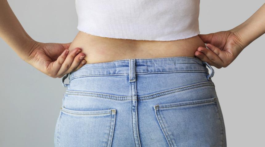 Bu yöntemlerle kısa sürede yağ yakacaksınız! Evde yapabileceğiniz yağ yakma egzersizleri