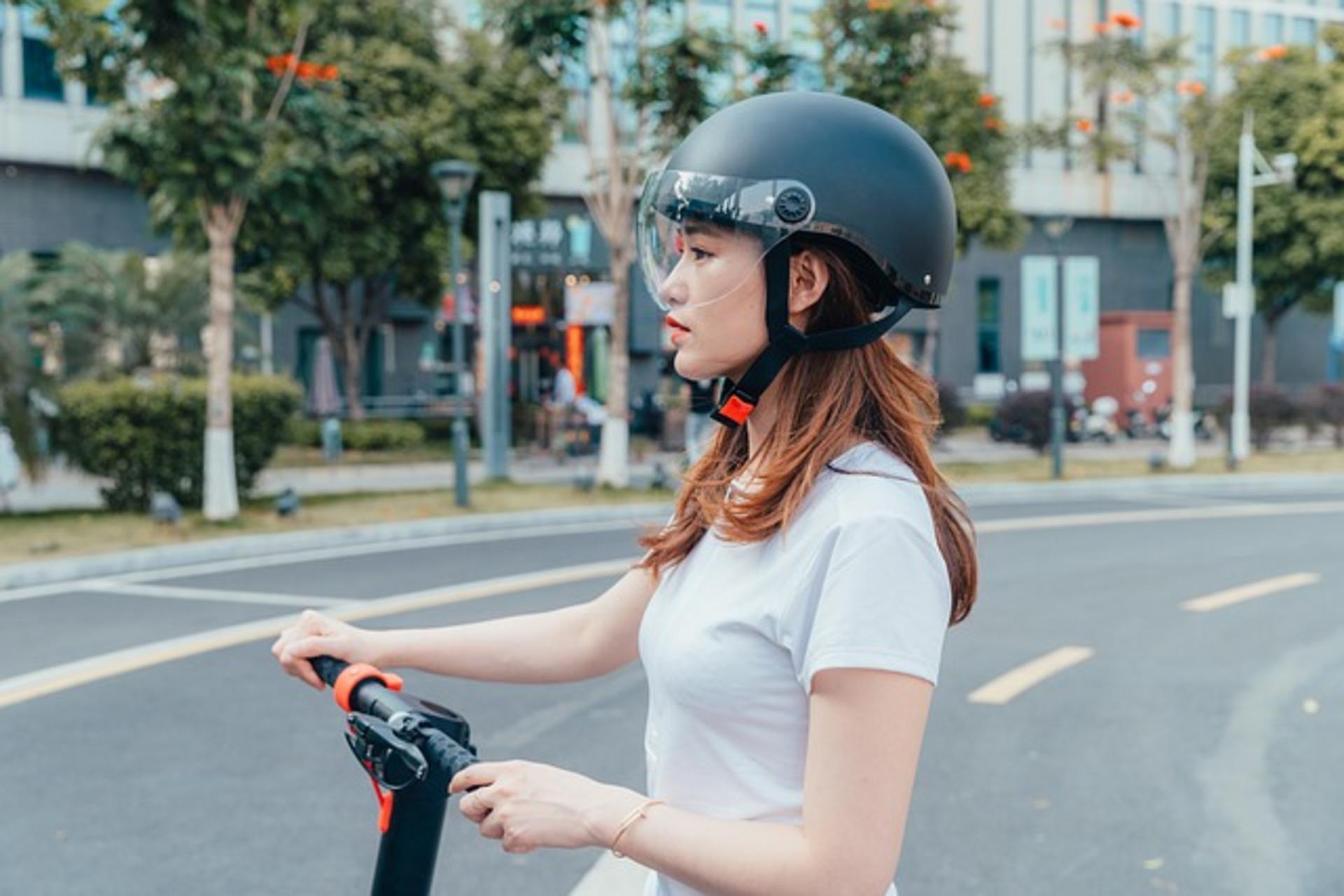 Bisiklet, motosiklet, scooter sevenlere en iyi kask önerileri